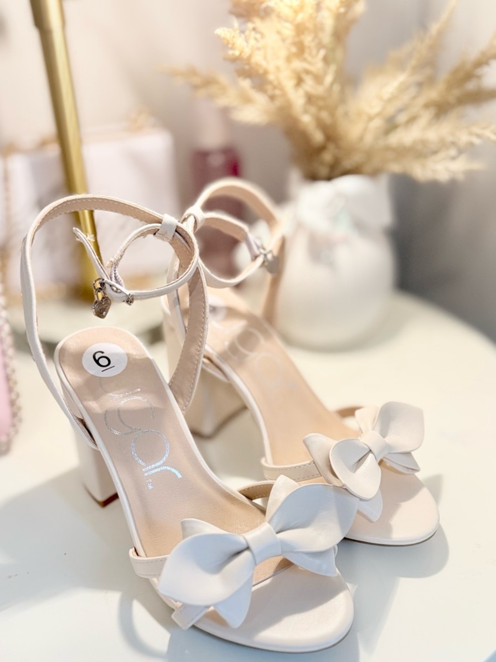 Women’s Bow Adorned Ankle Strap Sandals - Ivory